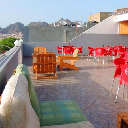Mix 2 Hostel Mindelo Bagian luar foto