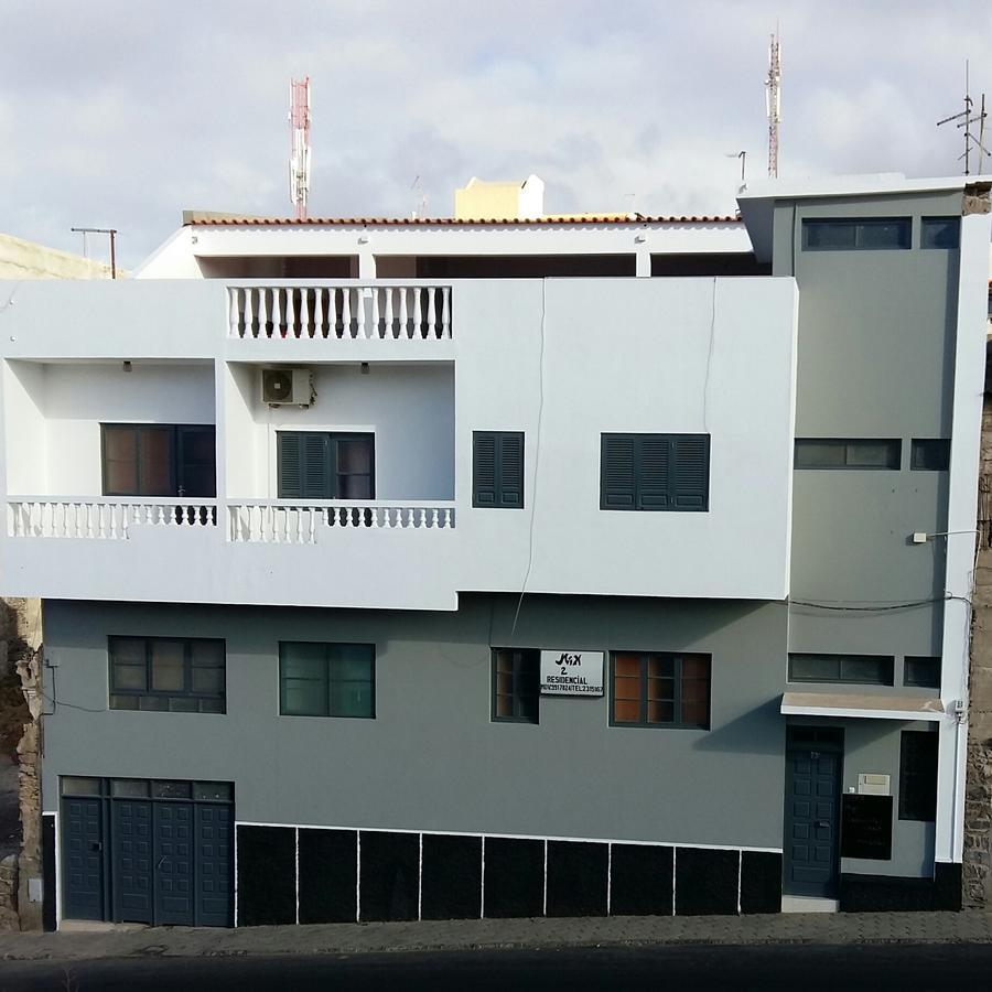 Mix 2 Hostel Mindelo Bagian luar foto