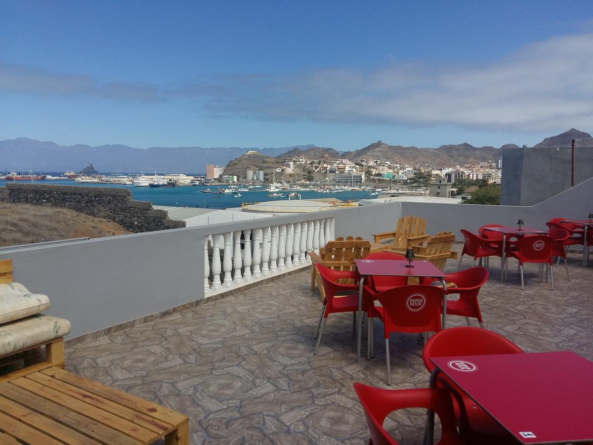 Mix 2 Hostel Mindelo Bagian luar foto