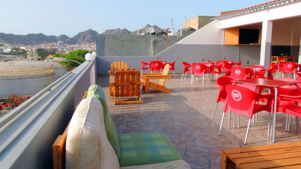 Mix 2 Hostel Mindelo Bagian luar foto